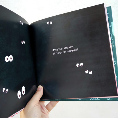 Libro Un cumple en llamas (Relajarse de forma indirecta y entretenida)